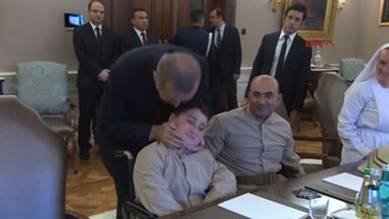 Çanakkale'den Getirilen Toprak Erdoğan'a Sunuldu