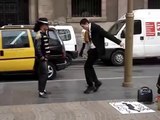 Battle de danse entre un mormon et un sosie de Michael Jackson