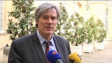 Valls et Le Foll passent la nuit dans un gîte rural: "Et pourquoi pas?"