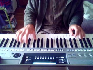 Le chant du signe ( extrait cover sur yamaha psr S710 )