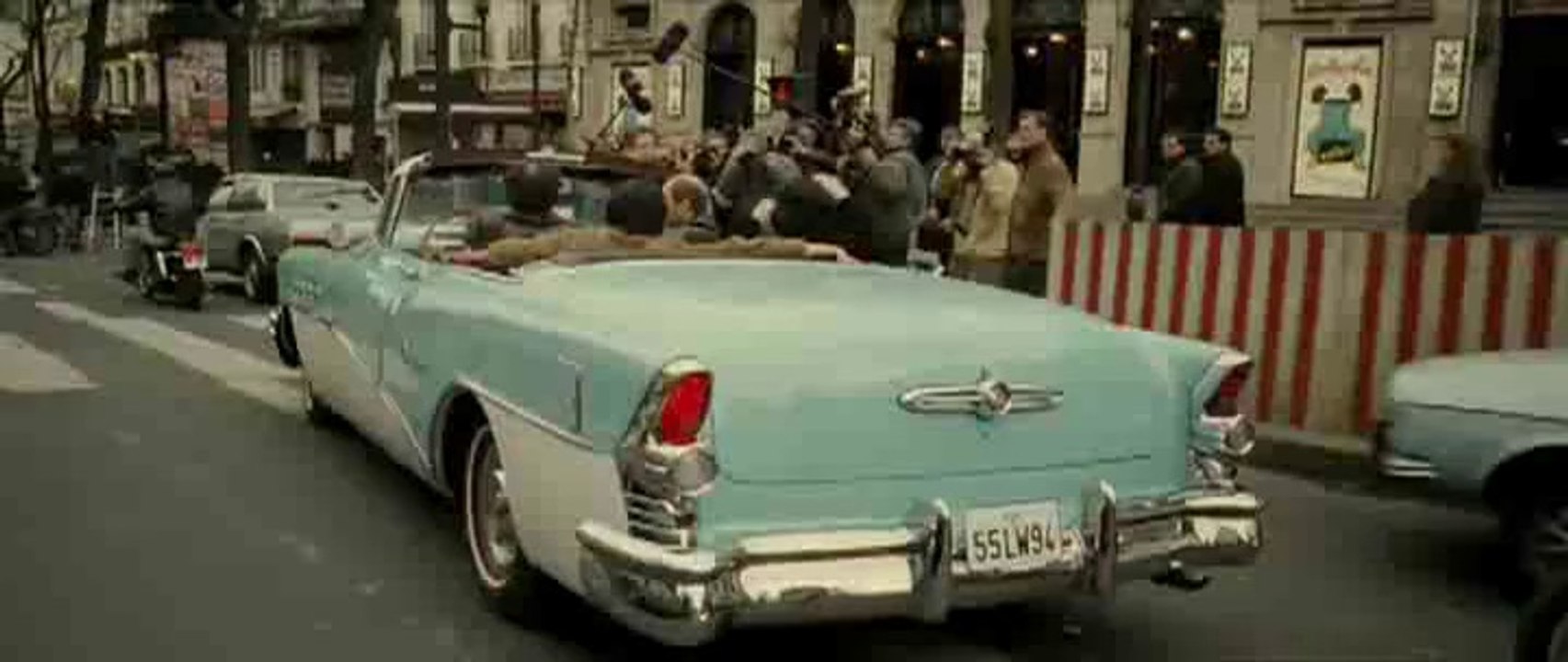 Coluche, l'histoire d'un mec - Bande-annonce