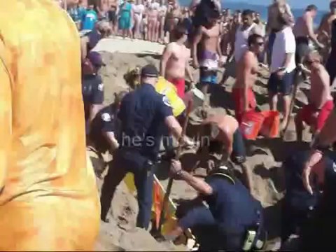 Enterré vivant sous 2 mètres de sable !