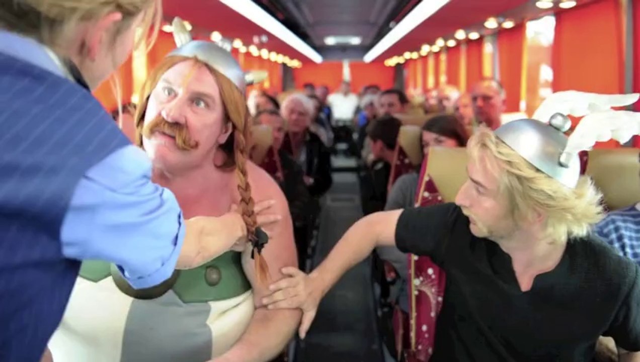 Les Gaulois dans l'espace - la parodie de Depardieu et Baer !