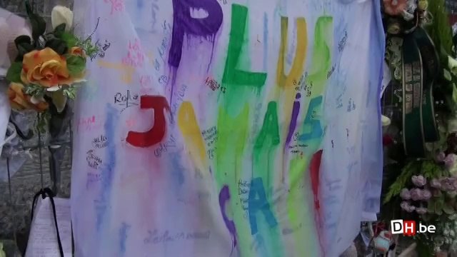 Dieumerci Mbokani rend hommage aux victimes de la tuerie à Liège