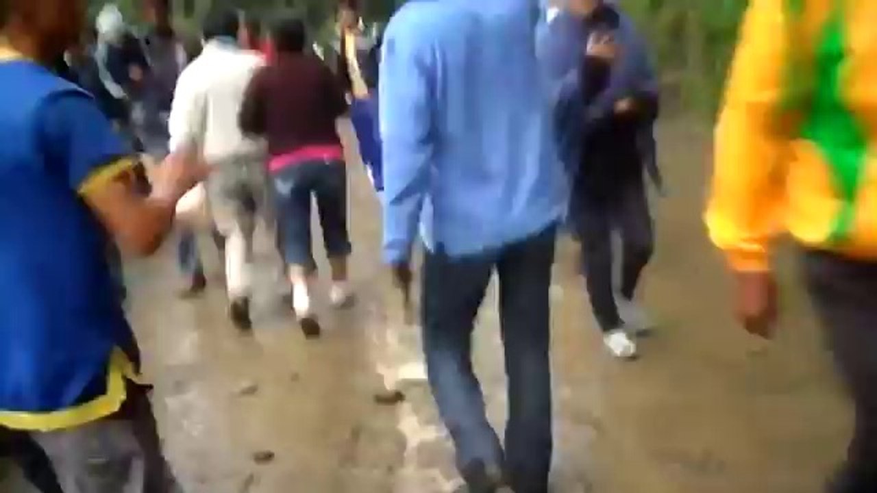 Chute d'un bus sur la route de la mort en Bolivie