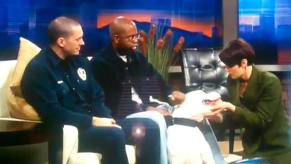 Une présentatrice mordue au visage en direct