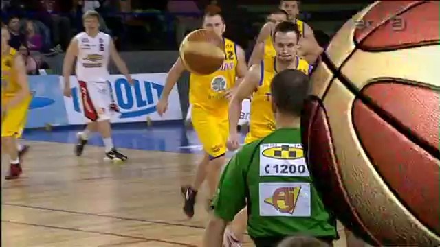 Basket: l'incroyable panier d'Armands Skele