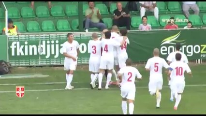 Les U 17 serbes marquent après un corner original