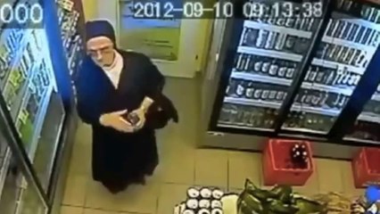 Une bonne soeur vole des bières