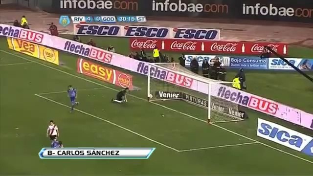 Ponzio marque un coup-franc des 40 mètres