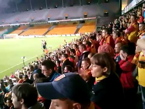 Les supporters lensois chambrent leurs joueurs