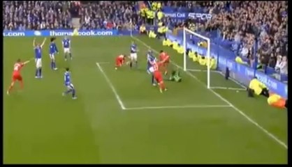 Le but annulé de Luis Suarez contre Everton