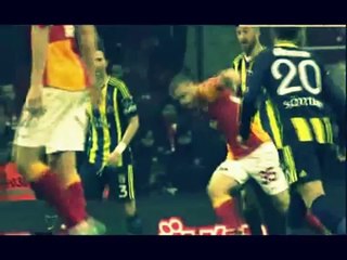 Raul Meireles crache sur un arbitre