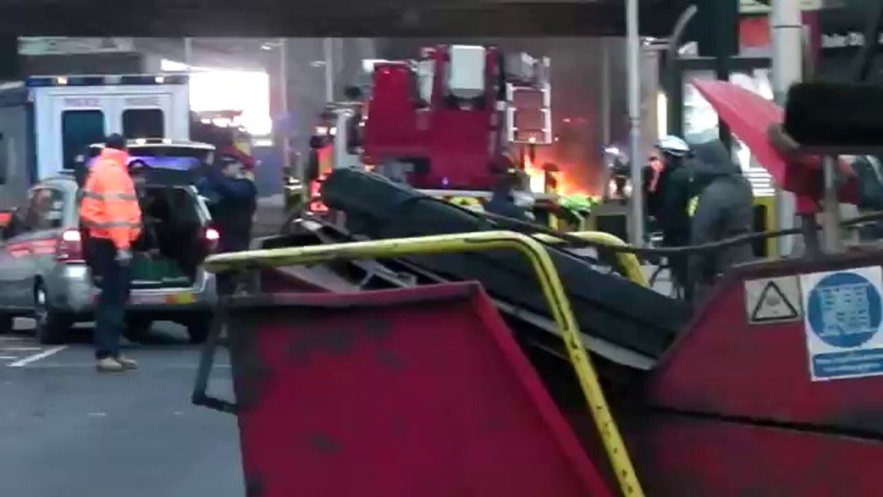 Un hélicoptère s'écrase en plein centre-ville de Londres