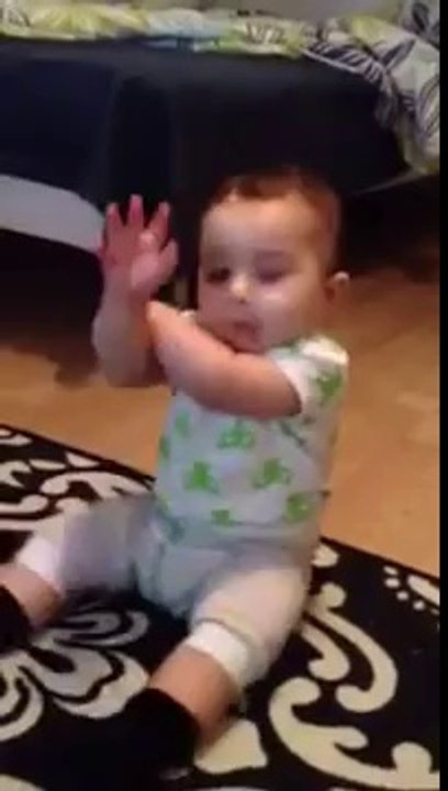 Un bébé de sept mois danse le Gangnam Style