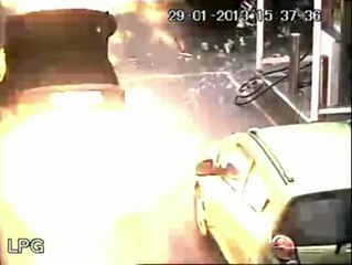 Herstal : il sort indemne de l'explosion de sa voiture