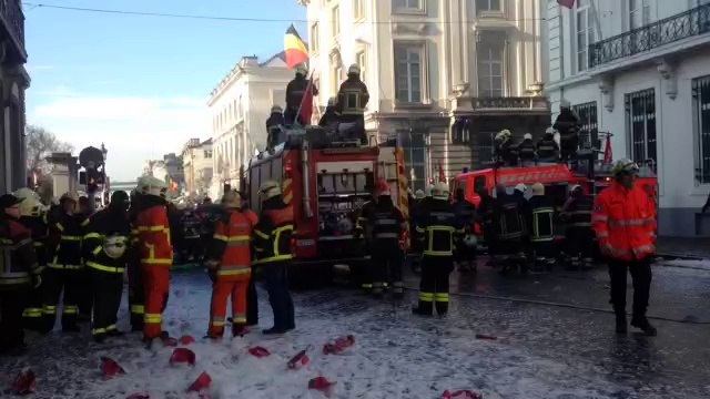 Tensions lors de la manifestation des pompiers à Bruxelles (2)