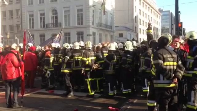 Tensions lors de la manifestation des pompiers à Bruxelles
