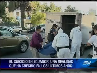 Mujer muere al lanzarse de un décimo piso en Quito