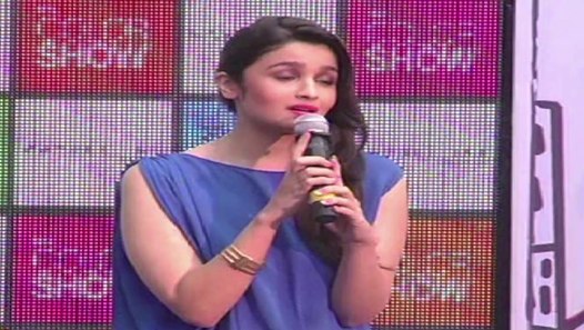 Alia Bhatt & Shahid Kapoor's Hot Lip Lock - video dailymotion