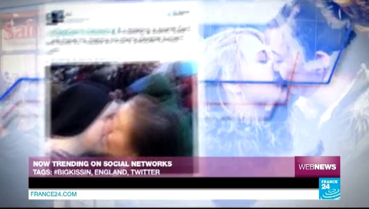 Web News - Web users show support for Dallas nurse with Ebola