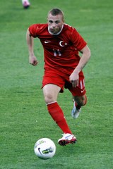 Gökhan Töre, Ömer'e Tabancayla Vurup Hakan'ın Ağzına Silah Dayamış