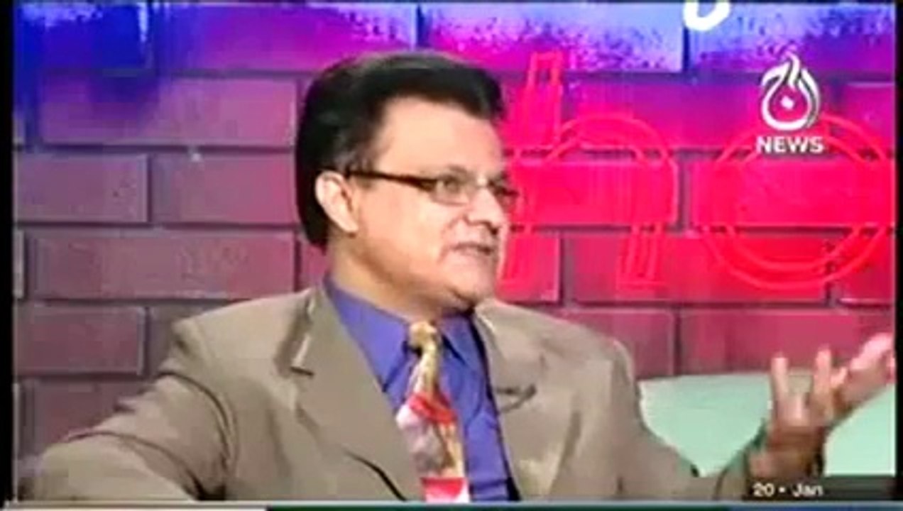 Ayaz Latif Palijo & Uroosa Siddique onThe Uzmi and Barkat Show AajTv