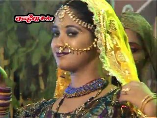 बुन्देलखंडी लोकगीत / धनिया दगा मोखों दे गयी / चन्द्रभूषण पाठक