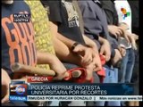 Grecia: policía reprime protesta de estudiantes contra recortes