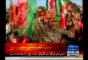 Sargodha Girls Who Are Eagerly Awaiting Pakistan Tehreek-Insaf Chairman Imran Khan