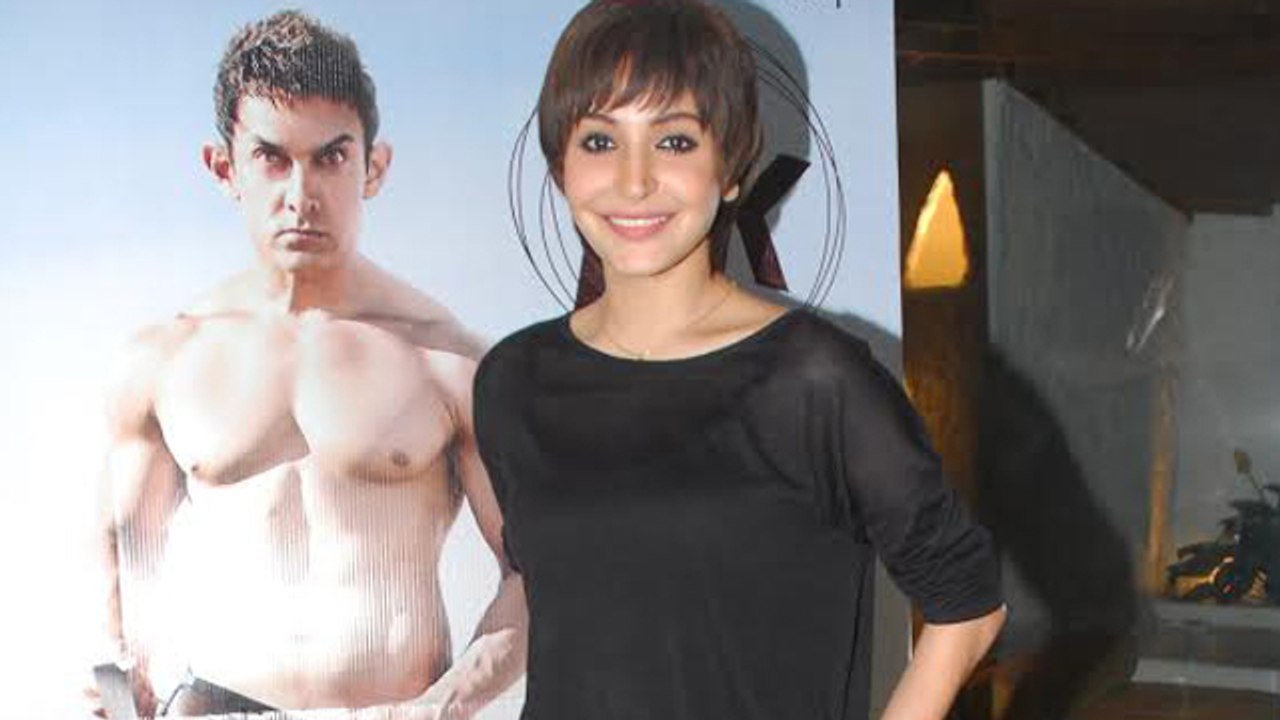 Anushka Sharma Launches PK Movie's Fourth Poster !