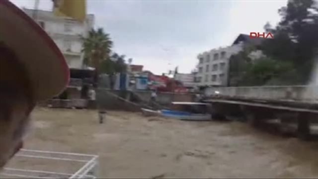 Hatay'da Şiddetli Yağış Sele Neden Oldu Ek2