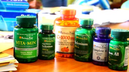 Ebola: distribution de vitamines au Liberia