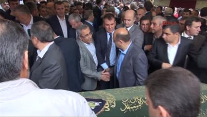 Kocaeli Bakan Fikri Işık'ın Kayınvalidesi Toprağa Verildi