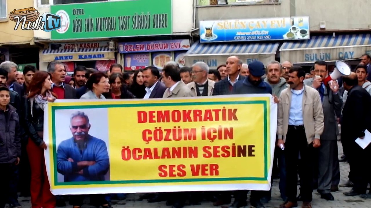 BDP ve HDP Demokratik Çözüm için Ağrı'da yürüyüş düzenledi.