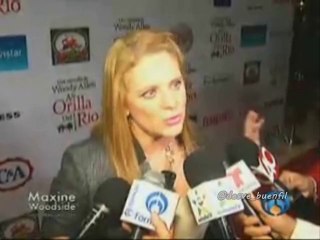 Érika Buenfil Alfombra Roja "A La Orilla Del Río" {TPLM} Maxine Woodside