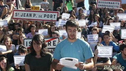 Aitzina! réagit à l'opération policière et appelle à continuer la "désobéissance civile"