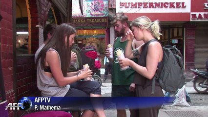 Nepal snowstorm prompts rethink among trekkers Duration: 00:52