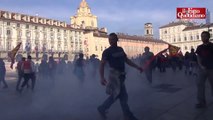 Torino, scontri polizia studenti al corteo della Fiom contro il vertice Ue sul lavoro - Il Fatto Quotidiano