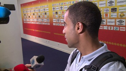 Referee got Cavani red wrong - Maxwell