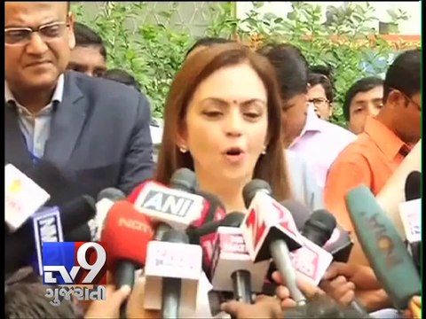 Nita Ambani takes up PM Modi's 'Clean India' challenge - Tv9 Gujarati