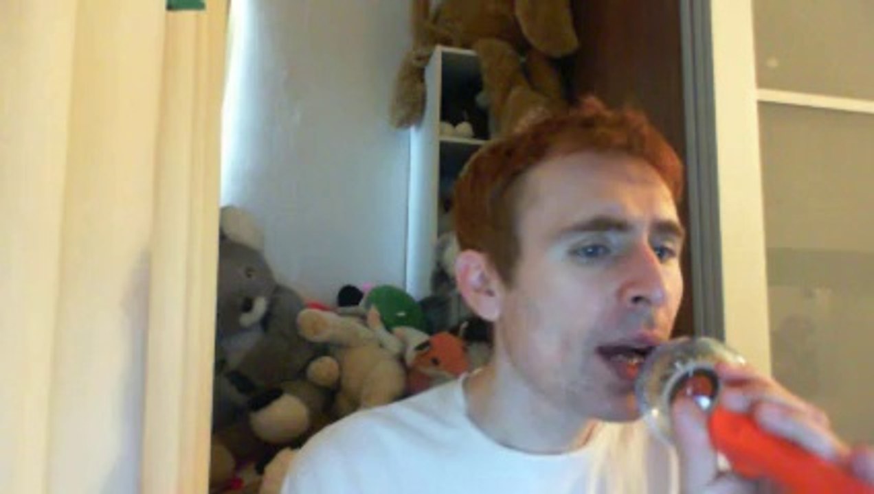 Wiwi égratigne "des mots" de Raphaël