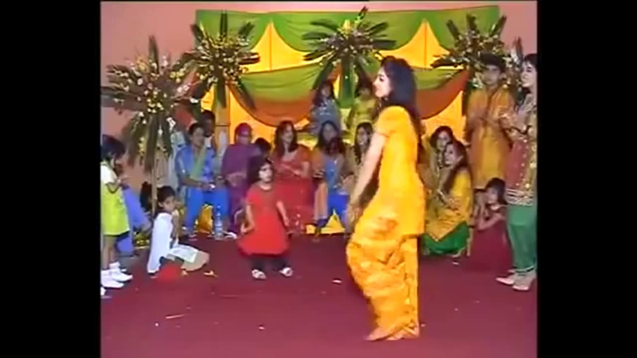 New punjabi girl Mehndi Shaadi Wedding