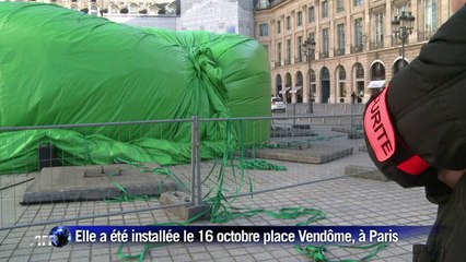 Une oeuvre de Paul McCarthy dégonflée par des inconnus à Paris