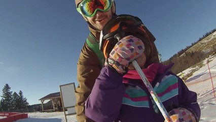 Leela fait du ski toute seule