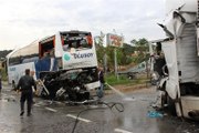 TIR'ın Arkadan Çarpıp Hurdaya Çevirdiği Otobüste Şans Eseri Ölen Olmadı