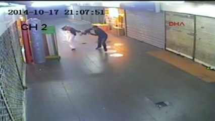 Alt Geçitte Yankılanan Dehşet Çığlıkları - Kadına Gasp Anı