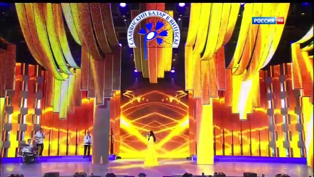 Solo de guitare électrique joué avec une acoustique