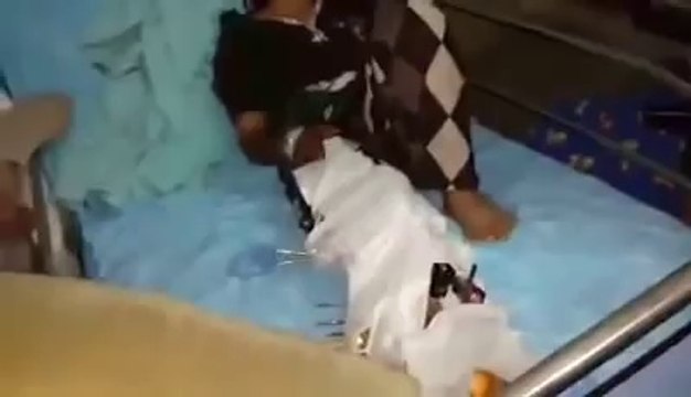 ▶ Kobane An injured YPJ fighters singing Kurdish folcloric song