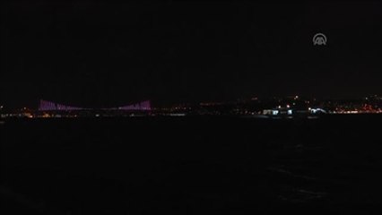 Boğaziçi ve Fsm Köprüleri, Pembe Renge Büründü
